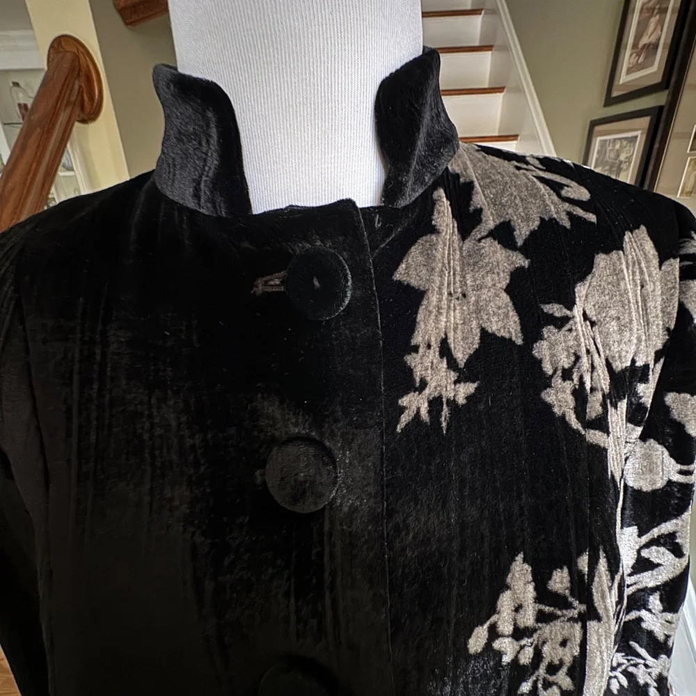 Dana Buchman Velvet Jacket Sz 4 - Picture 3 of 10